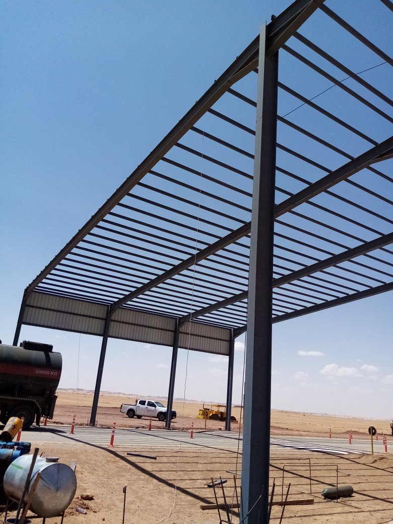 حداد خميس مشيط يقوم بتنفيذ كافة اعمال الحدادة واعمال الانشاءات المعدنية الصغيرة والكبيرة ومقاول حداد لكافة الانشاءات الحديدية ونقدم كافة الخدمات اللازمة لتنفيذ كافة المشاريع حداد ملاحق ساندوتش بانل, حداد ملاحق بانل, تركيب شينكو, تركيب مظلات شينكو, مظلات بانل خميس مشيط, تركيب مظلات خميس مشيط, ورشة حدادة  في خميس مشيط, مقاول حداد, تركيب وتصميم افضل هناجر شينكو 